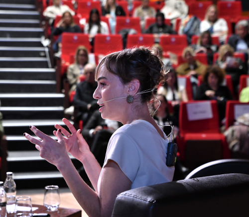 Ebru Şinik Wellbeing Konferansı Moderatör